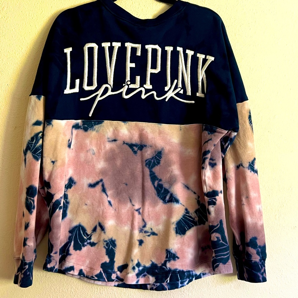 VS Pink long sleeve sweatshirt